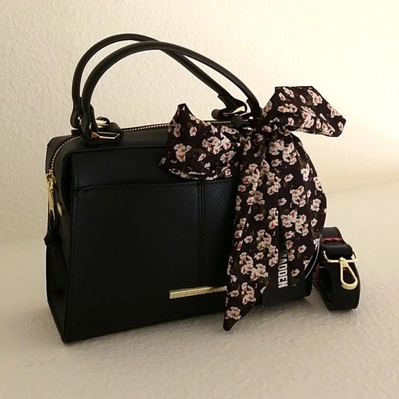 Steve Madden Handbags - Steve madden Purse with Scarf Crossbody
